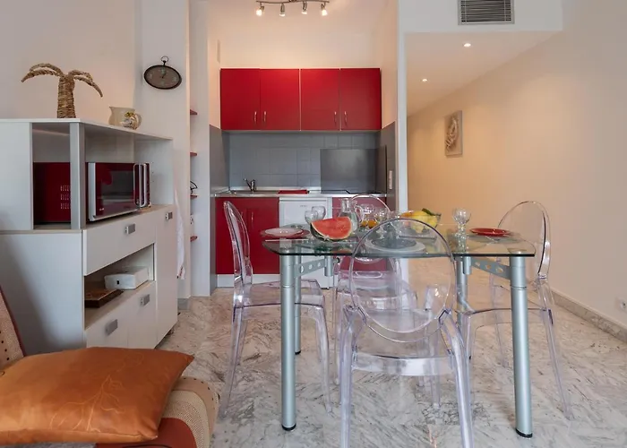 Studio Menton Garavan Avec Piscine A Proximite Italie Et Monaco